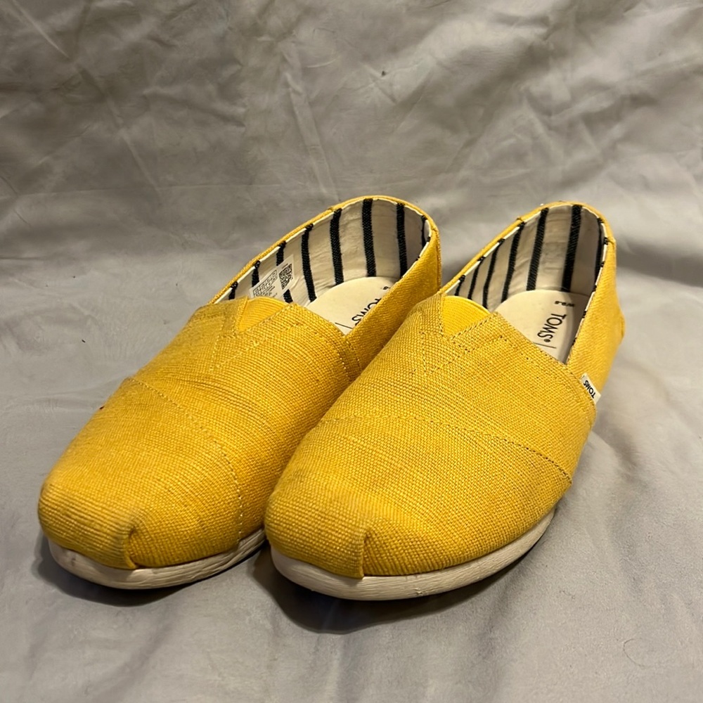 Yellow Tom’s